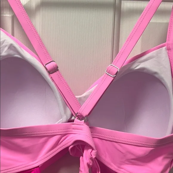 NWT Vibrant Pink One-Piece Swimsuit Size Large - Picture 6 of 15